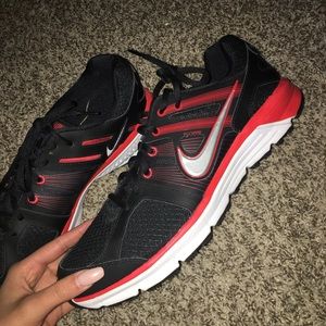BRAND NEW NEVER WORN Men's Nike Kicks!